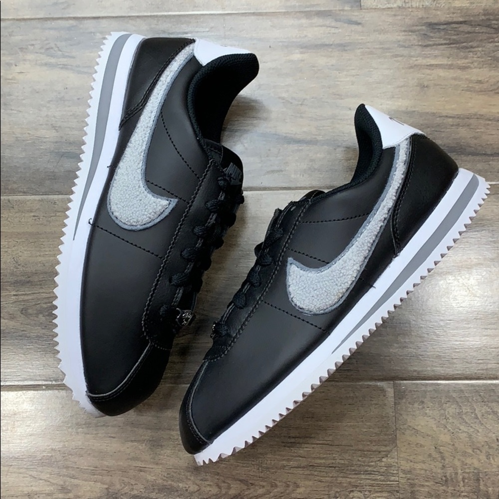 NIKE CORTEZ BASIC LTR SE (GS) - Picture 1 of 16